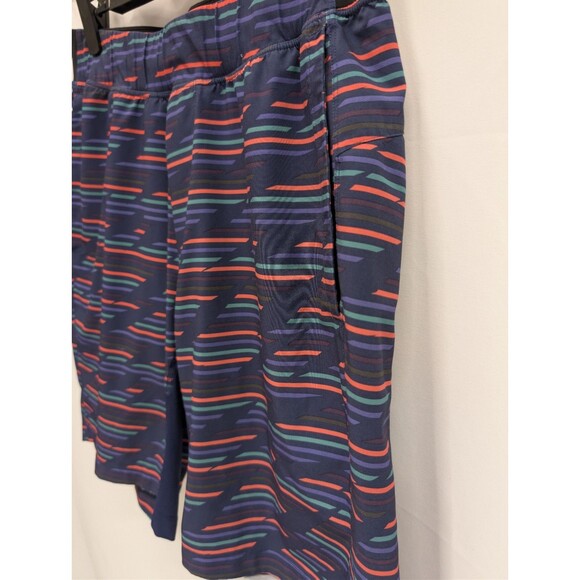 Lululemon T.H.E Short 9" *Size Medium* - Picture 3 of 9